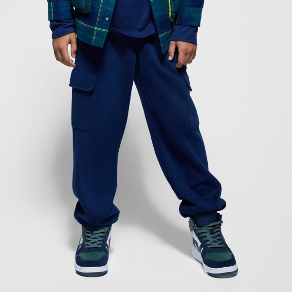 بنطال رياضي للركض مريح بجيوب كارغو باللون الأزرق الداكن للأولاد